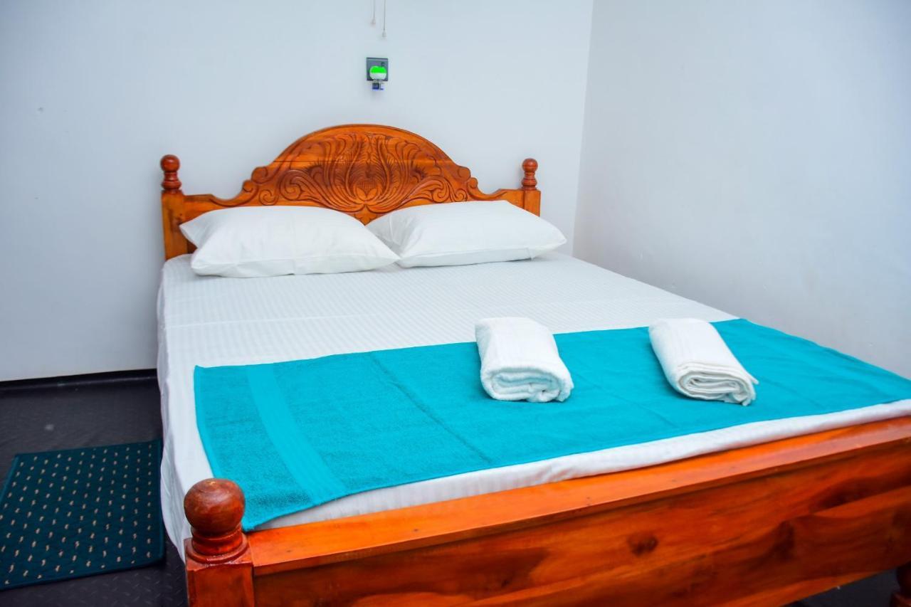Relax Guest House 담불라 외부 사진