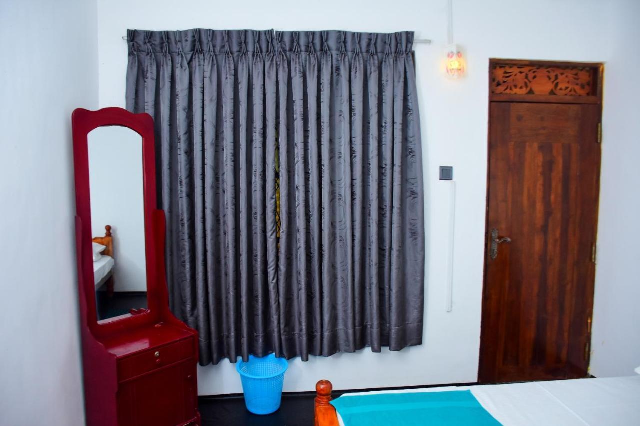 Relax Guest House 담불라 외부 사진