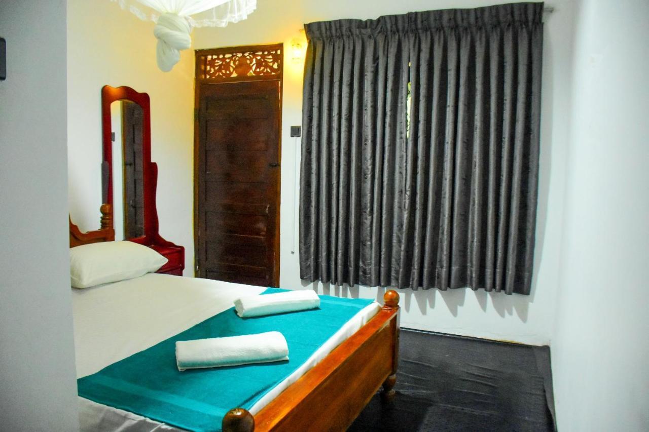 Relax Guest House 담불라 외부 사진
